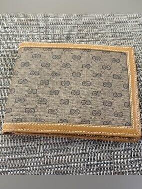 Gucci Leather wallet unisex